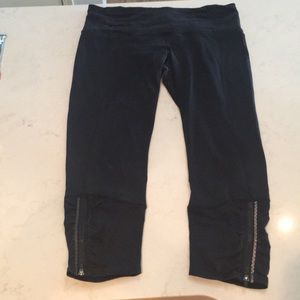 Lululemon Black Crops Size 12